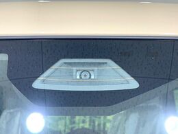 【スズキ　セーフティサポート】走行中に前方の車両等を認識し、衝突しそうな時は警報とブレーキで衝突回避と被害軽減をアシスト。より安全にドライブをお楽しみいただけます。