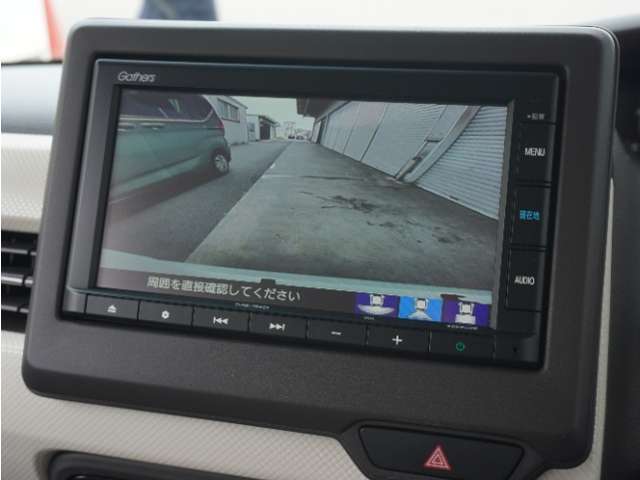 ◆バックカメラ◆リバースにするだけで映ります、後方の安全確認や、狭い駐車場での車庫入れ、雨の日や夜間など視界の悪い時に便利です！安全にバックする為には欠かせない装備です。