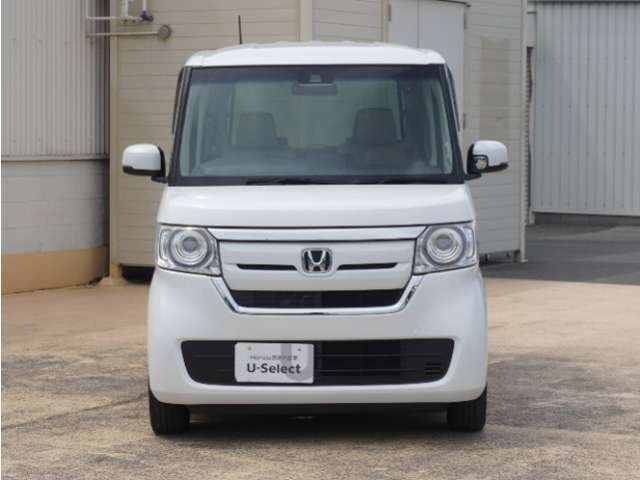 【アダプティブクルーズコントロール】予め設定した車速内でクルマが自動的に加減速。前走車との適切な車間距離を維持しながら追従走行します。【LKAS】車線維持支援システムでステアリング操作を支援。