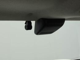 安心・安全なカーライフに必須のドライブレコーダーを装備！走行中はもちろん、あおり運転や事故に遭遇した際の状況も映像で記録し、万一のリスクに備えます。