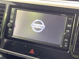 【純正ナビ】人気の純正ナビを装備。オーディオ機能も充実しており、Bluetooth接続すればお持ちのスマホやMP3プレイヤーの音楽を再生可能！毎日の運転がさらに楽しくなります！！