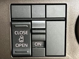 【パワースライドドア】スマートキーや運転席のスイッチでスライドドアの開閉が可能♪電動だから力を入れてドアを開ける必要が無く、小さいお子様でも、重い荷物を持っている時もラクに開け閉めできます♪