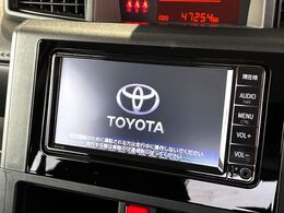 【メーカー純正ナビ】インテリアに溶け込むスタイリッシュな「専用設計」メーカーナビを装備♪視認性や操作性など基本性能にも優れ、より上質なカーライフをお楽しみいただけます。