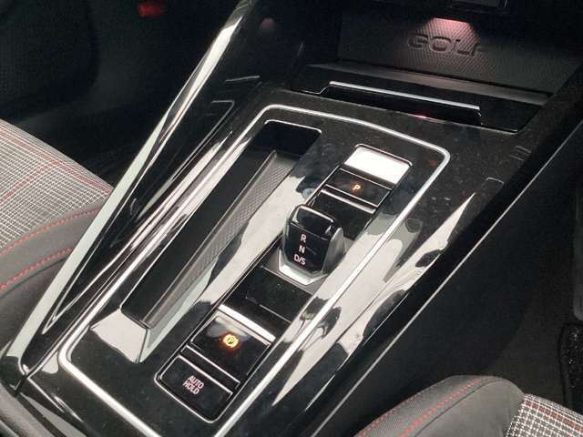 7速DSGトランスミッション。切れ目のない滑らかな加速、瞬時の変速、燃費向上にも貢献。