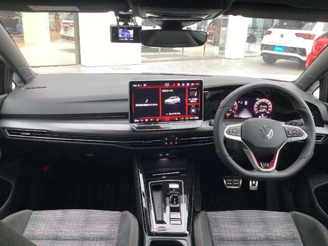 遠方のお客様もぜひお問合せください。ナンバー登録からご納車まで、新しいご愛車を着実にお届けいたします。また、WEBリモート相談も承りますのでご用命ください。