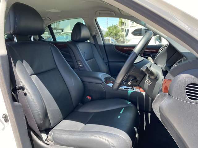 内外装は現況優先となります。現車確認をお願いいたします。