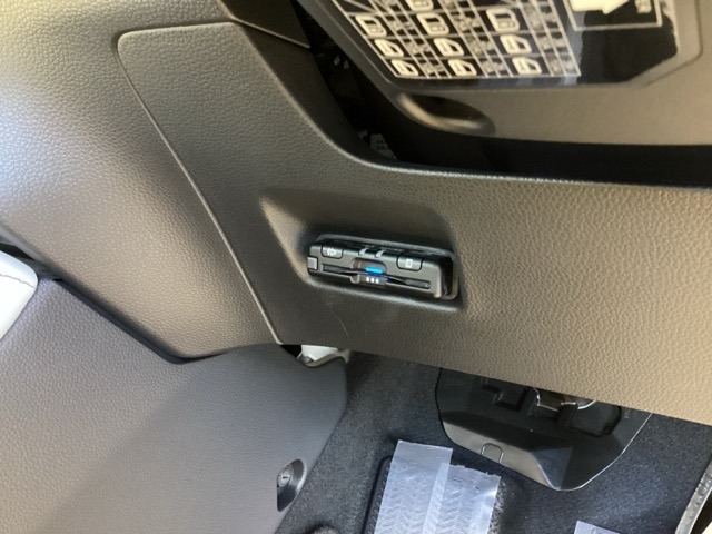 ETC付いてます。ETCが使用可能な道路通行料はキャッシュレスでスマートに走行できます。再セットアップして納車致します。