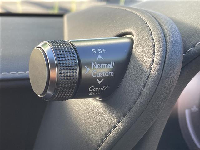 気になる車はすぐにお問い合わせください！画面右側の0066から始まる無料ダイヤルからお問い合わせ下さい！専門スタッフがお車のご質問にお答えいたします！