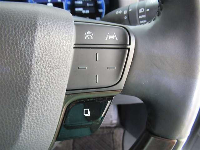 クルーズコントロール付きで高速道路もラクラク♪ 　ハンドル操作に集中できます。