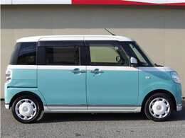 両側パワースライドドア付きだから、狭い駐車スペースなどでの 乗り降りラクラク！小さなお子さまのいるご家庭には嬉しい装備。