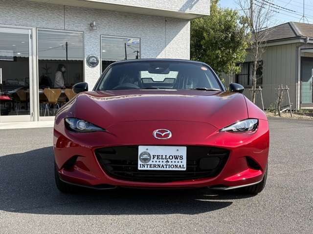 全国のメーカー系正規ディーラーと連携をとりアフターフォローに努めます。初年度登録より5年間または100000kmのメーカー保証対応が受けられます。遠方のお客様もご安心くださいませ。