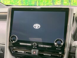 【メーカー純正14型ナビ】インテリアに溶け込むスタイリッシュな「専用設計」メーカーナビを装備♪視認性や操作性など基本性能にも優れ、より上質なカーライフをお楽しみいただけます。