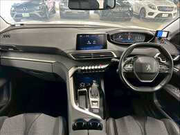 【アイポイント】アイポイントも高く見渡しの良い視界を確保しています。長距離のドライブでも疲れにくく快適に運転できます。