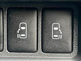 【両側電動スライドドア】運転席よりボタンひとつで開閉可能なスライドドアです。雨の日のお迎えの時など役立ちますね。