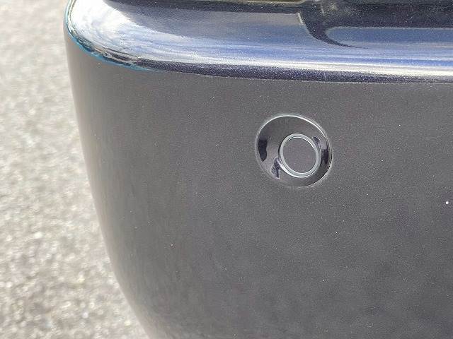 クリアランスソナー搭載。駐車時に障害物の接近をドライバーに知らせてくれます。