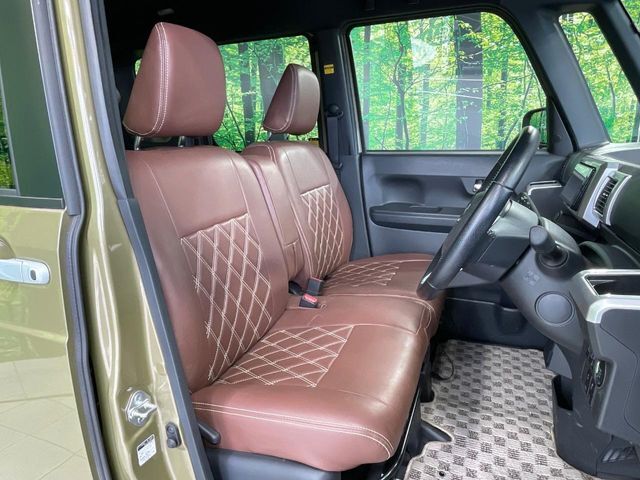 運転席シート廻りは使用感も少なく、良好な状態となっています。丁寧に使われていたことがよくわかりますね。