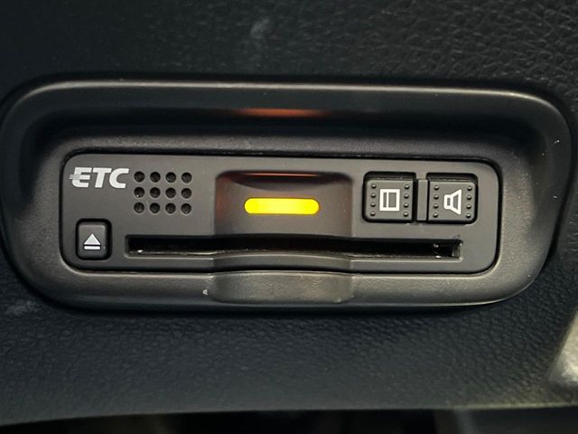 【ETC】高速道路の料金所をストレスなく通過！話題のスポットやサービスエリアに多い「スマートIC」利用時は必須のアイテムです。当店でセットアップを実施、ご納車当日からすぐにご利用いただけます！