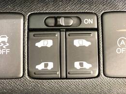 【両側パワースライドドア】スマートキーや運転席のスイッチで後席両側スライドドアの開閉が可能♪電動だから力を入れてドアを開ける必要が無く、小さなお子様でも簡単に開け閉めでき快適です♪