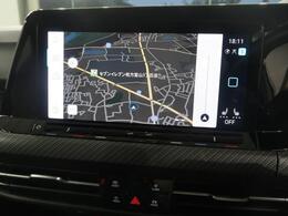タッチスクリーンを採用。従来のナビゲーションシステムの域を超える、車両を総合的に管理するインフォテイメントシステムです。
