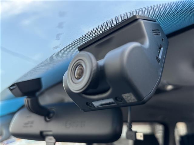 【ドライブレコーダー】映像・音声などの運転中の記録を残します。事故などを起こした起こされた時の証拠になりえますので、もしも時でも安心ですね。