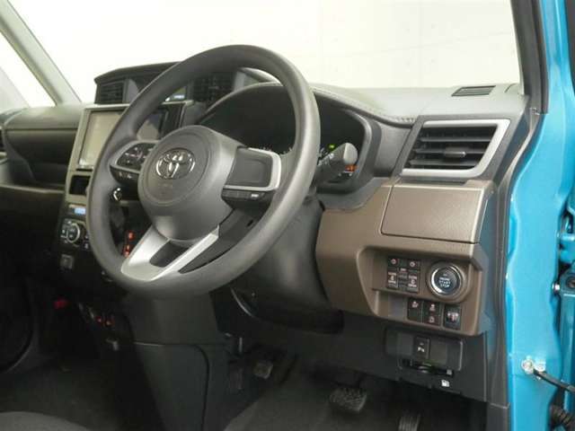 見通しのよいすっきりとした視界で、誰でも運転しやすいです。運転のしやすさは疲れにくさにも繋がりますよ♪
