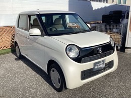 自社整備工場で点検整備をおこなってからお渡ししています。車検が残っている場合は『12ヶ月点検整備』を、車検整備付きの場合は『車検整備』をおこないます。整備費用は車両本体価格に含まれています。