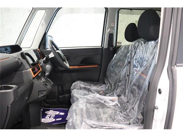 体格に合わせてシートの位置をきめ細かく調節できるので、いつでも最適な運転姿勢をキープ。操作も軽く、ラクラクです