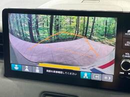 【バックカメラ】駐車時に後方がリアルタイム映像で確認できます。大型商業施設や立体駐車場での駐車時や、夜間のバック時に大活躍！運転スキルに関わらず、今や必須となった装備のひとつです！