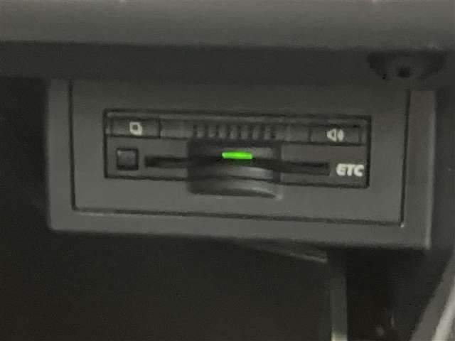 【ETC車載器】アンテナ分離型のETCを装備しています。今では当たり前になったETC。高速道路でかなり便利です。