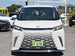 安心のワンオーナー車・内外装とてもきれいなレクサスLM500hバージョンL4WDが入庫しました。ご来店・お問い合わせお待ちしております。