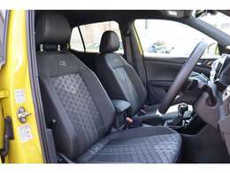 （運転席助手席）安全装備をオプションで追加するのは日本的発想。フォルクスワーゲン車はサイドエアバッグを全車標準で装備しております。