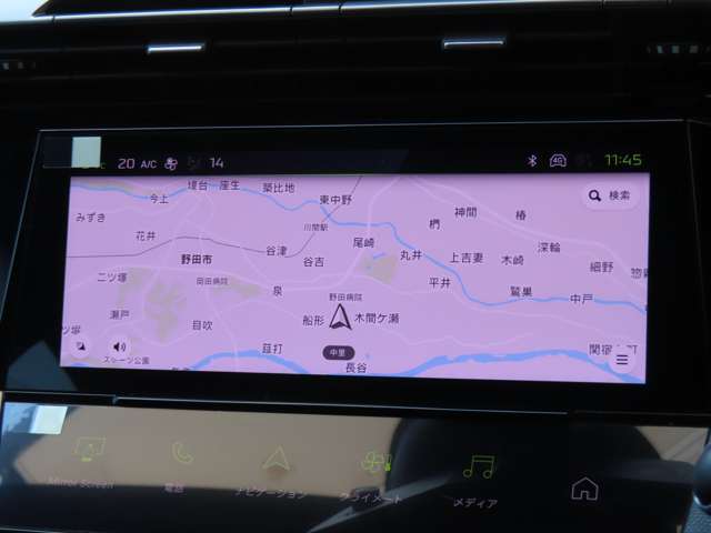 ヨーロッパで多くのユーザーに支持されていいるTomTom製のナビゲーションシステムが標準装備。
