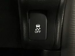 【VSA】ブレーキ時の車輪ロックを防ぐABS、加速時などの車輪空転を抑えるTCS、旋回時の横滑り抑制の3つの機能をトータルに制御！予期しないクルマの挙動の乱れを防ぐ安全装備です♪