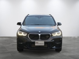 BMWのまさに「顔」ともいえる「キドニー・グリル」は、他の追随を許さない存在感を誇り、「キドニー・グリル」を見かけただけでBMWの風格を感じさせます！！