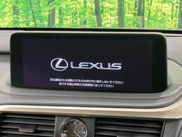 【メーカー純正ナビ】インテリアに溶け込むスタイリッシュな「専用設計」メーカーナビを装備♪視認性や操作性など基本性能にも優れ、より上質なカーライフをお楽しみいただけます。