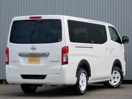 NISSANオーナメント付きフロントグリルカバー取付！LEDマーカーランプ付き♪