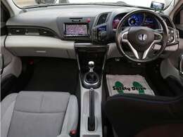 すっきりとしたCR-Zらしいデザインのダッシュ回り！フロントビューの視認性もよく運転しやすいと思います★