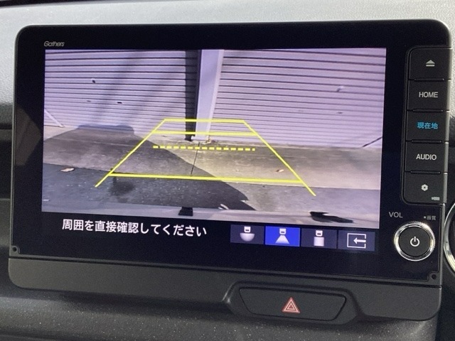 バックカメラも装備しております。車庫入れの苦手なお客様も安心！重宝してくれます！