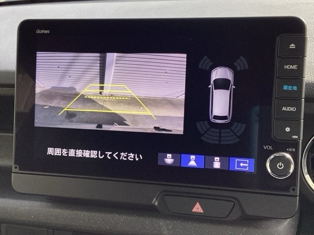 バックカメラも装備しております。車庫入れの苦手なお客様も安心！重宝してくれます！