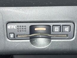 【ETC】高速道路の料金所をストレスなく通過！話題のスポットやサービスエリアに多い「スマートIC」利用時は必須のアイテムです。当店でセットアップを実施、ご納車当日からすぐにご利用いただけます！