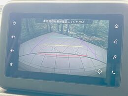 【バックカメラ】駐車時に後方がリアルタイム映像で確認できます。大型商業施設や立体駐車場での駐車時や、夜間のバック時に大活躍！運転スキルに関わらず、今や必須となった装備のひとつです！