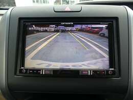 リアカメラが装備されており、後方の安全確認はもちろんのこと狭い場所での駐車や雨の日・夜間など視界の悪いコンディションでのストレスの軽減にもなります。