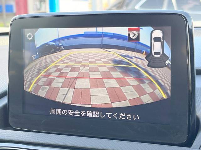 【バックカメラ】駐車時に後方がリアルタイム映像で確認できます。大型商業施設や立体駐車場での駐車時や、夜間のバック時に大活躍！運転スキルに関わらず、今や必須となった装備のひとつです！