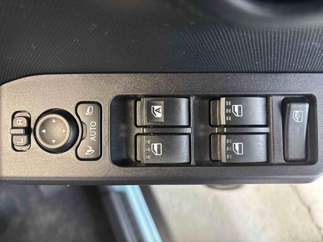 お手入れはラクに、輝きはキレイなままに。愛車の美しい輝きを守る「ボディコーティング」を各種ご用意しております。