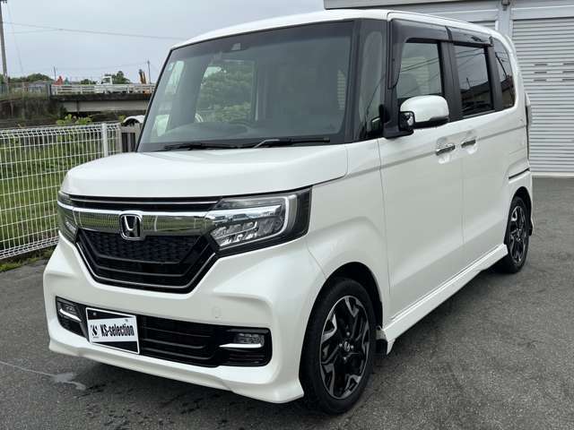 【展示車両について】当店では低価格を実現させる取り組みとしまして微細な傷などはあえて修理せずに展示している場合がございます。お客様ご要望に合わせた外装仕上げを実施いたします。