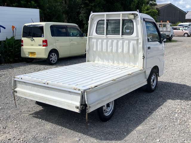展示車除菌済みになります！ご覧の際は、シート・ドアノブ・シフトレバー等、除菌の上、安心してご覧になれます