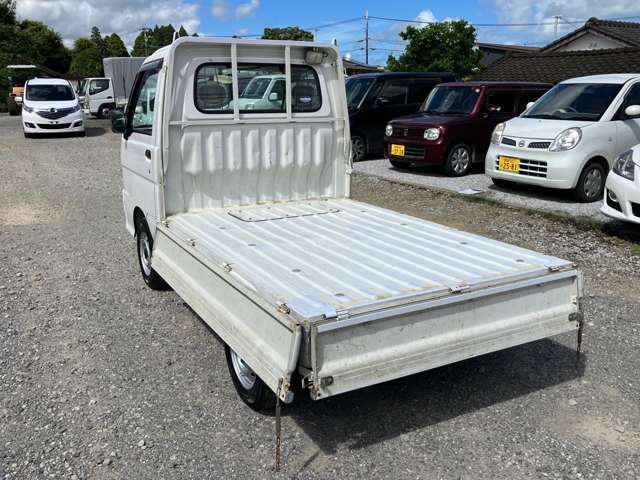 展示車除菌済みになります！ご覧の際は、シート・ドアノブ・シフトレバー等、除菌の上、安心してご覧になれます