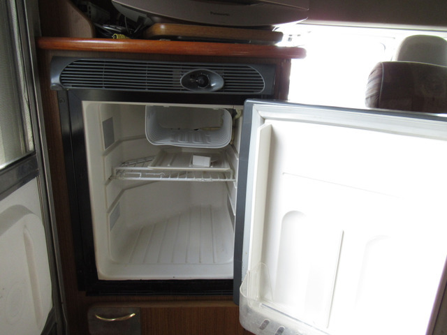 冷凍室付きの冷蔵庫