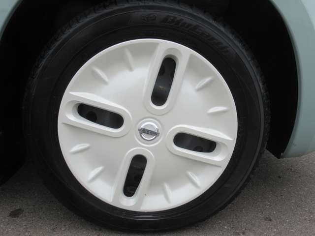 15インチホイール、タイヤサイズは175/65R15になります