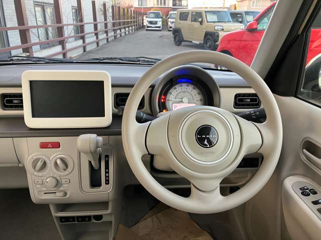 新車から未使用車、中古車の幅広い在庫台数と軽パークのカーライフアドバイザーでお客様のニーズにピッタリの一台をご提案します！